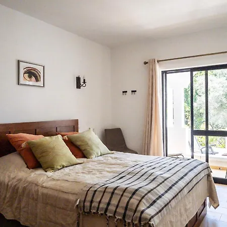 Marie Vale De Milho *